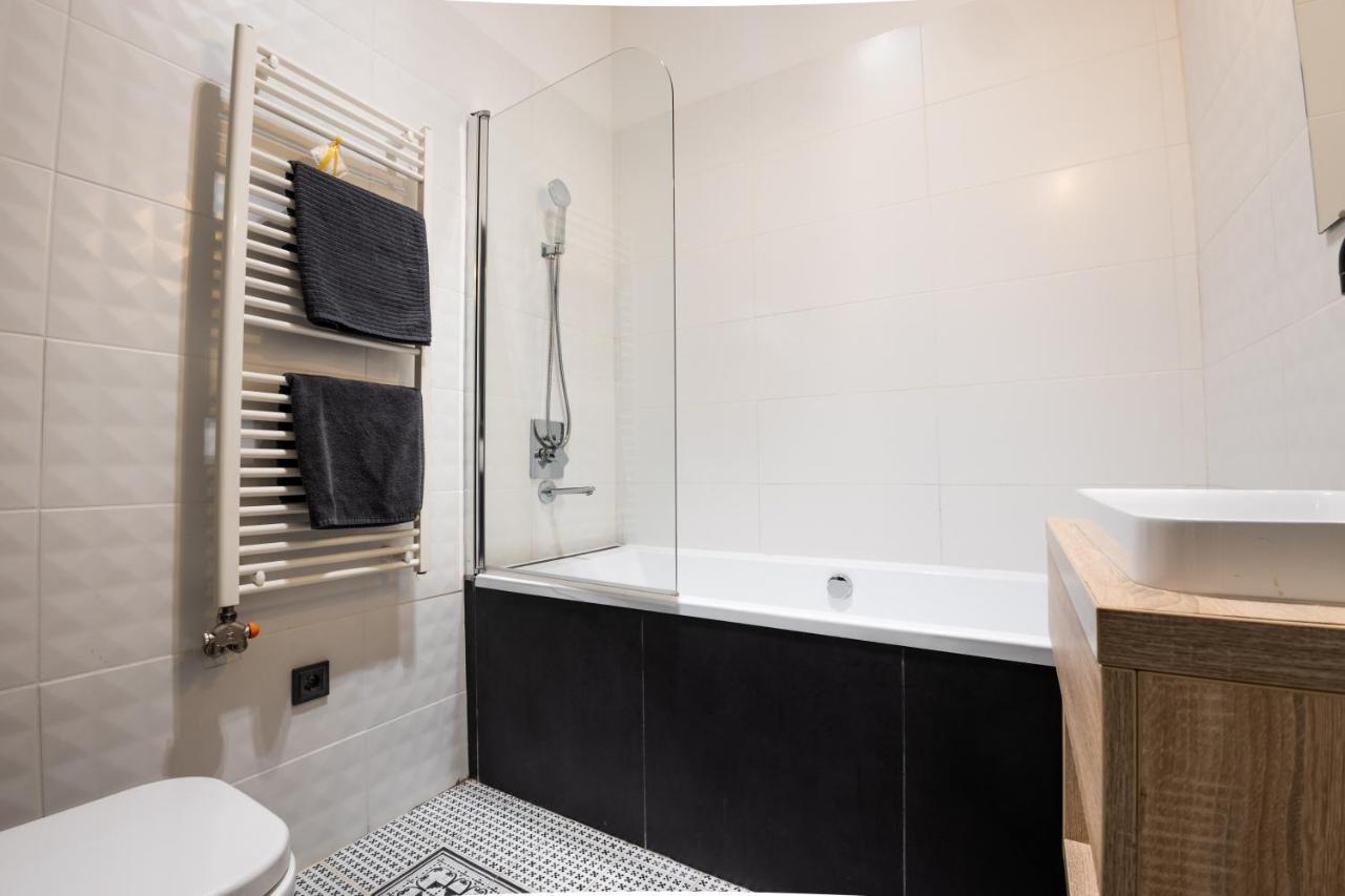 Deluxe Quentin Home Next To The Fashion Street Budapest Ngoại thất bức ảnh